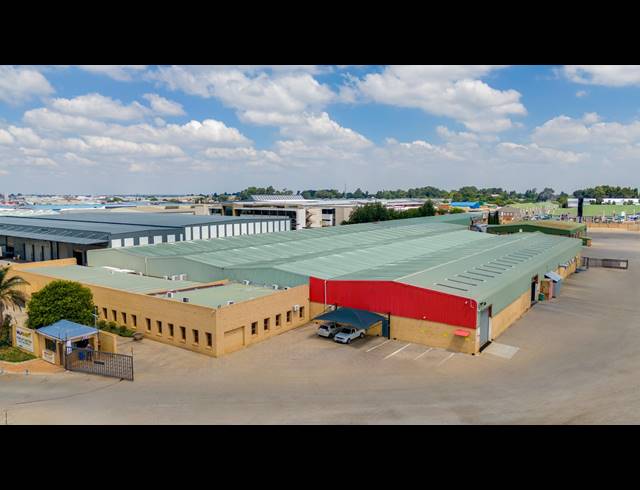 6,974M² WAREHOUSE TO LET IN HUGHES